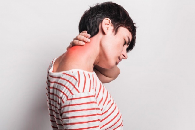 Cervicalgia crônica (dor no pescoço) sintomas e como tratar